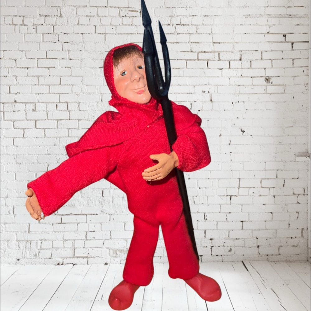 HTF  BYERS' CHOICE LTD Halloween Kindles Devil Figure